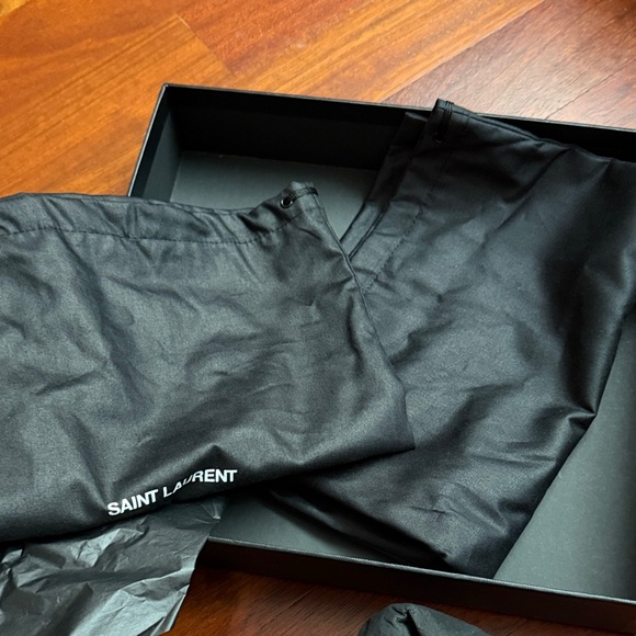 Saint Laurent Black Patent Leather Heels - Picture 9 of 9
